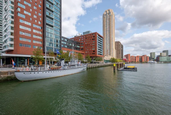 Un viejo barco piloto de la marina holandesa como museo en Rotterdam . — Foto de Stock