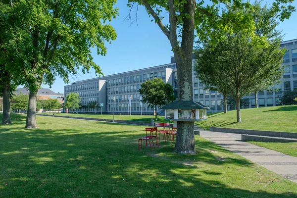View on the campus of the Delft University of Technology, Alankomaat — kuvapankkivalokuva