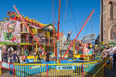 Delft şehir merkezinde pazar meydanında Fuar, Nethe