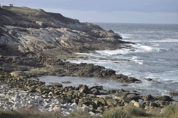 İspanya Kuzey kıyısında kumsalda