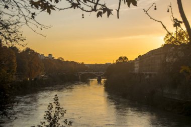 Günbatımı Nehri'nde Tevere - Roma