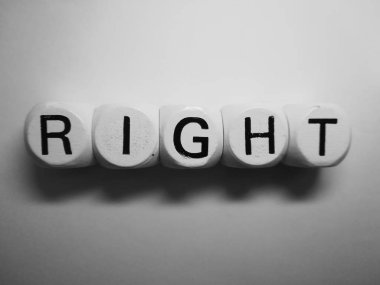 Beyaz zar küpleri hakkında doğru kelime 