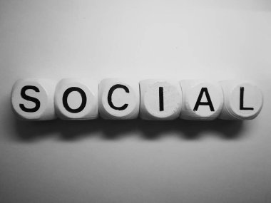 Beyaz zar küpleri üzerine sosyal sözcük