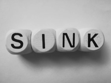 beyaz zar küpleri üzerine sözcüğü yerleştir