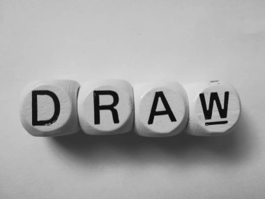 beyaz zar küplerine kelime çiz