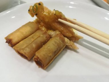 Lezzetli Asya yemeklerinin yakın görüntüsü