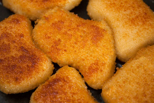 Tavada kızarmış nuggets