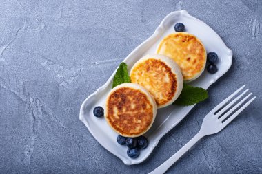 Süzme peynirli krep.