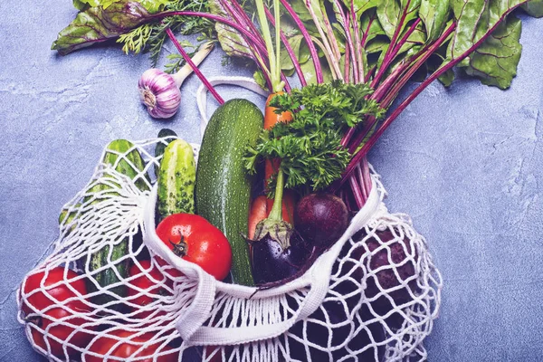 Frisches Gemüse vom Bauernmarkt lizenzfreie Stockfotos