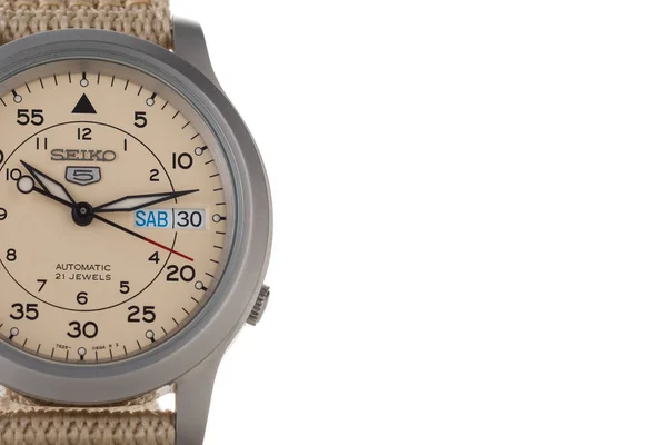 Seiko Bege Military Watch Isolado Sobre Fundo Branco — Fotografia de Stock