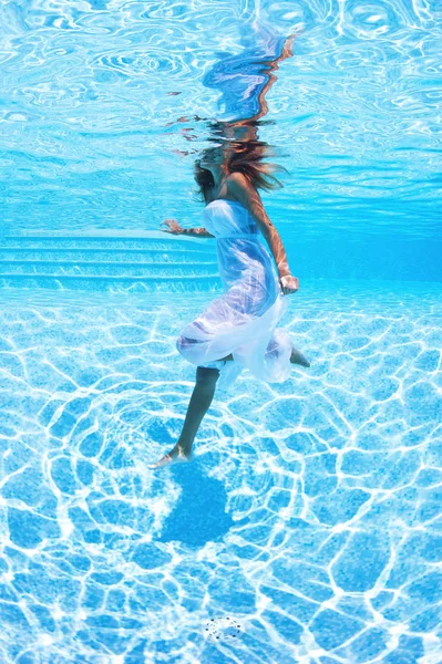 Underwater Shot Woman Wearing White Dress Pool — Stock Photo, Image