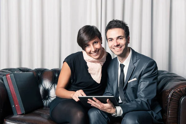 Couple Businessman Woman Looking Tablet Sit Sofa — Stock Photo, Image