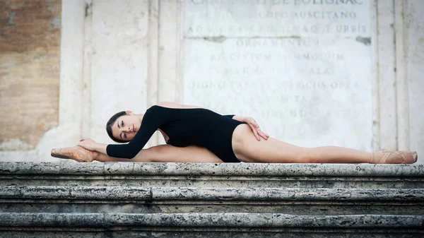 Joven Hermosa Bailarina Bailando Plaza España Roma Italia Proyecto Bailarina — Foto de Stock