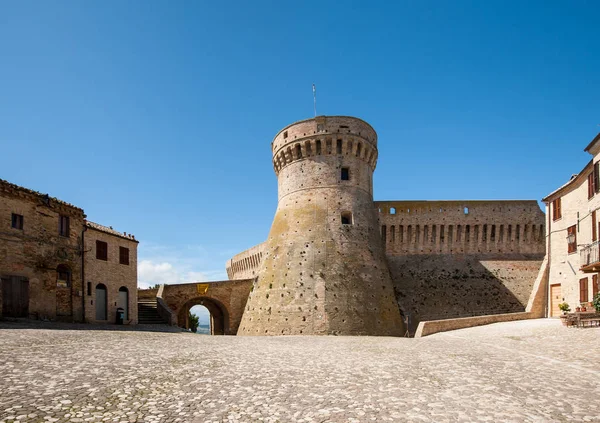 Замок Acquaviva Picena Известный Mastio Cilindrico Della Rocca Италия — стоковое фото