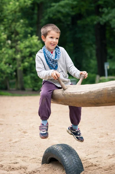 Young Kid Playing Park — Stock Photo, Image