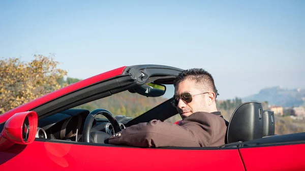 Jonge Elegante Man Portret Met Sport Cabriolet Auto — Stockfoto