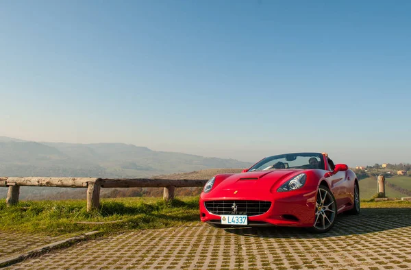 Bologna Italien December 2013 Ferrari California Sportbil Kullarna Bologna Ferrari — Stockfoto