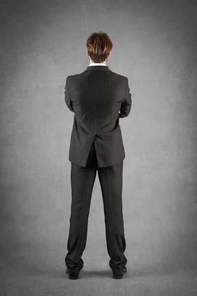 Joven Hombre Negocios Retrato Cuerpo Completo Por Detrás Contra Fondo —  Fotos de Stock