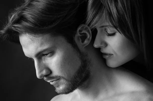 Young Couple Close Intimate Studio Portrait Romantic Mood Black White — Stock Photo, Image