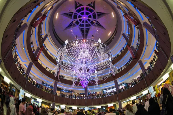 Dubai Uae März 2014 Spaziergänger Dubai Mall — Stockfoto