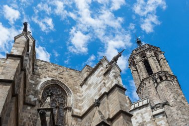 Barselona, İspanya'daki Santa Maria del Mar kilisesi. Barselona'nın en güzel kiliselerinden biridir. Geri görünüm.