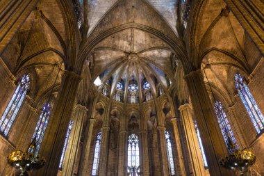 Barselona, İspanya'daki Santa Maria del Mar kilisesi. Barselona'nın en güzel kiliselerinden biridir. İç görünüm.