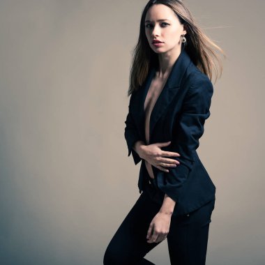 Şehvetli zarif kadın güzellik portre. Filtrelenmiş görüntü.