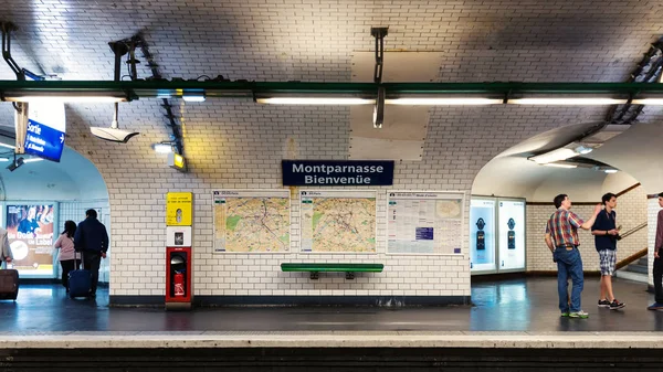 Paris Fransa Mayıs 2014 Montparnasse Metro Stasyonu Paris Metrosu Metropolitan — Stok fotoğraf