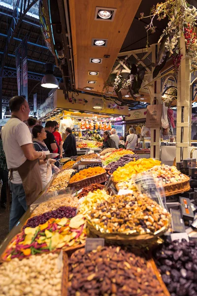 Barcelona Spain May 2014 People Buying Food Mercat Sant Josep — Stock Photo, Image