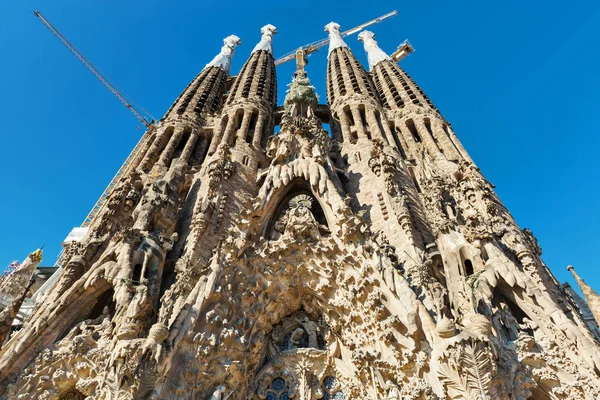 Barcelona Spagna Giugno 2014 Basilica Della Sagrada Familia Contro Cielo — Foto Stock