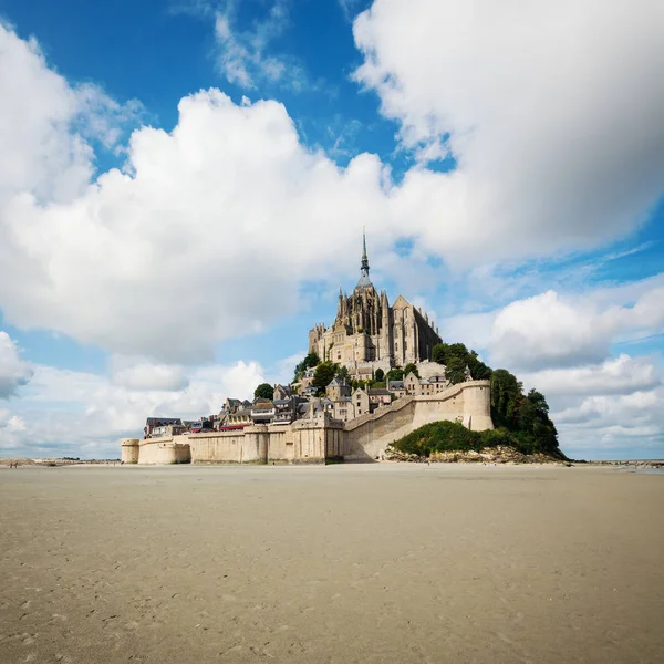 Mont Saint Michel Starożytnej Miejscowości Dramatyczne Niebo Normandia Francja — Zdjęcie stockowe