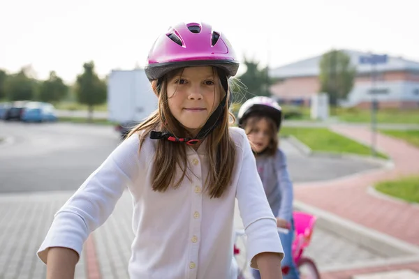 Young Girls Bicycles Street — Stock Photo, Image