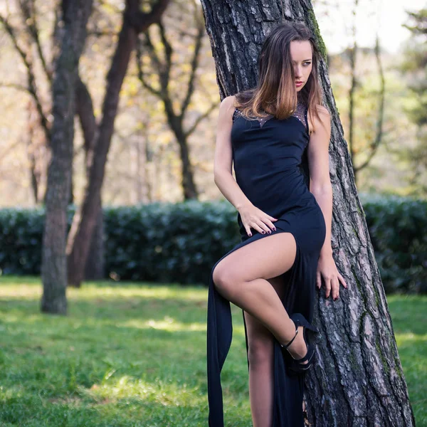 Sinnliche Junge Frau Modeporträt Freien Einem Park — Stockfoto