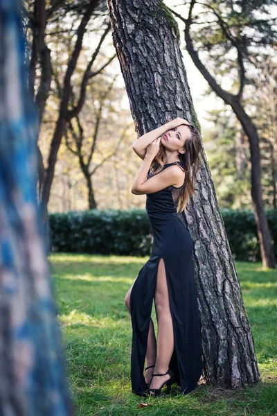 Sensual Young Woman Fashion Portrait Outdoors Park — Stock Photo, Image