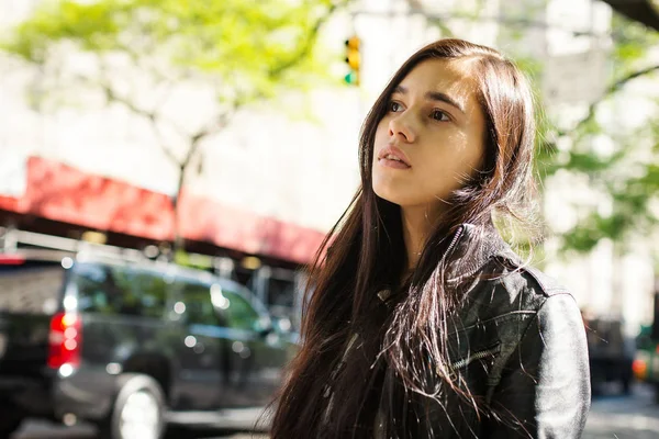 Jovem Bela Mulher Retrato Rua Cidade Nova Iorque — Fotografia de Stock