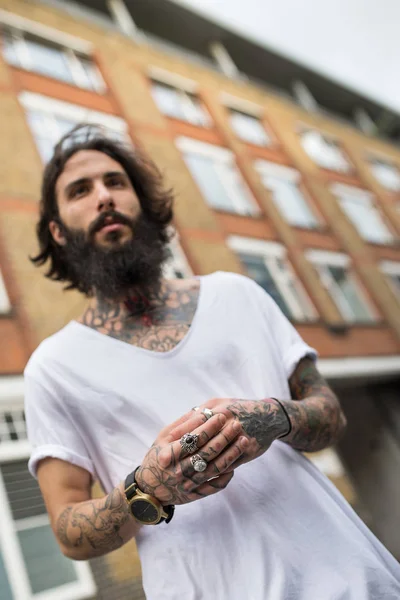 Händer Närbild Ung Tatuerad Man Gatan Shoreditch Borough London Hipster — Stockfoto
