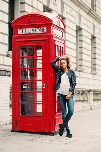 Joven Atractiva Mujer Afroamericana Londres —  Fotos de Stock