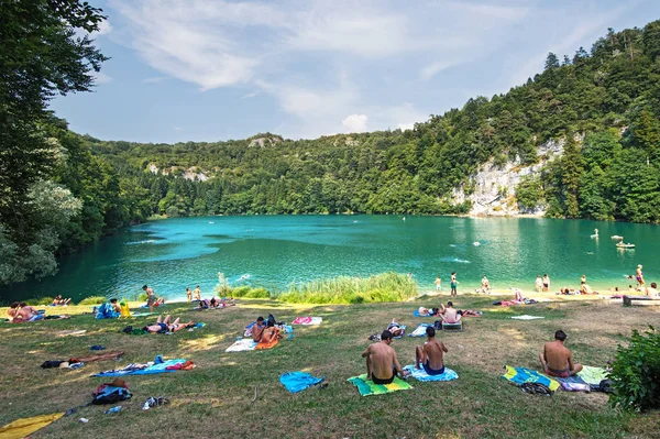 Trento Italia Julio 2015 Gente Disfruta Del Lago Lamar Temporada — Foto de Stock