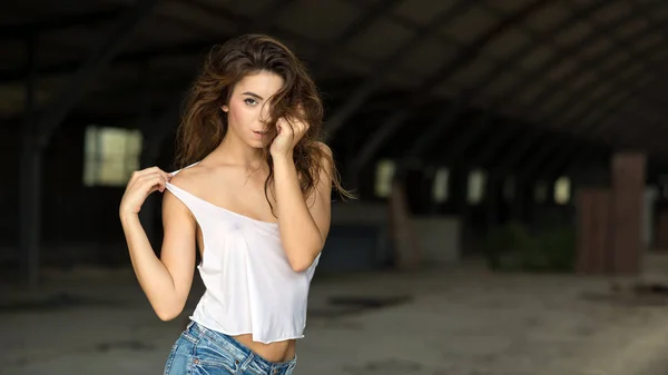 Sensual Young Woman Portrait Outdoors Wearing Short Jeans White Shirt — Stock Photo, Image