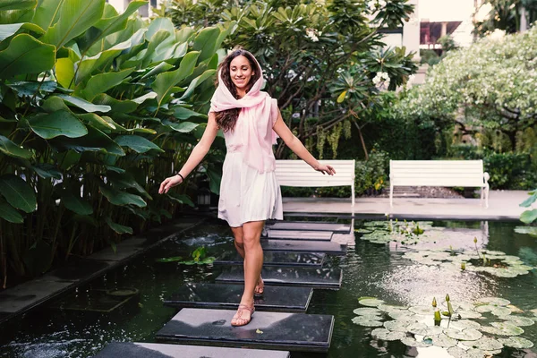 Young Woman Portrait Walking Garden Bangkok Thailand — Stock Photo, Image