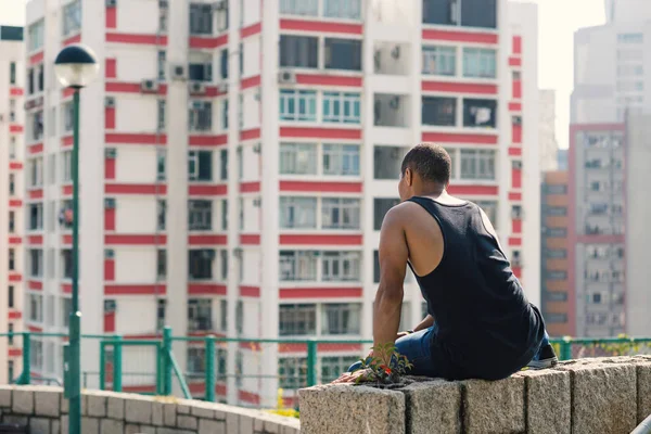 Portret Van Parkour Man Optreden Straat Gefilterde Afbeelding — Stockfoto