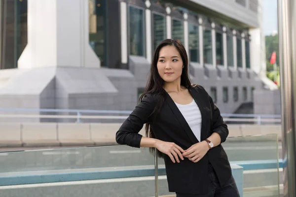 Smiling Young Businesswoman Portrait Hong Kong — стоковое фото