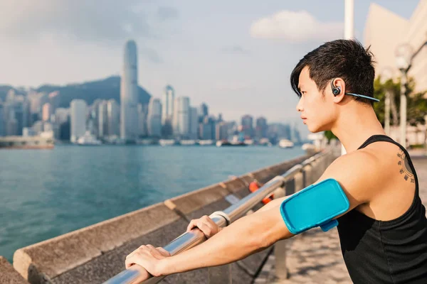 Retrato Hombre Fitness Largo Del Paseo Marítimo Hong Kong Imagen — Foto de Stock