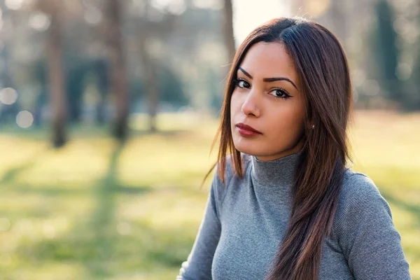 Intense Portrait Young Woman Outdoors Park Autumn — 图库照片