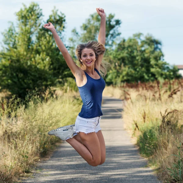 Schöne Blonde Teenager Porträt Freien Park — Stockfoto