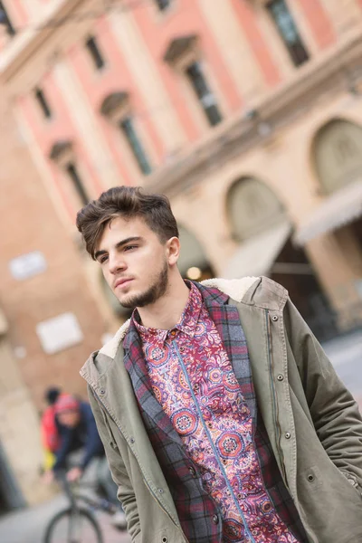 Porträt Eines Jungen Mannes Stadtzentrum Von Bologna Italien — Stockfoto