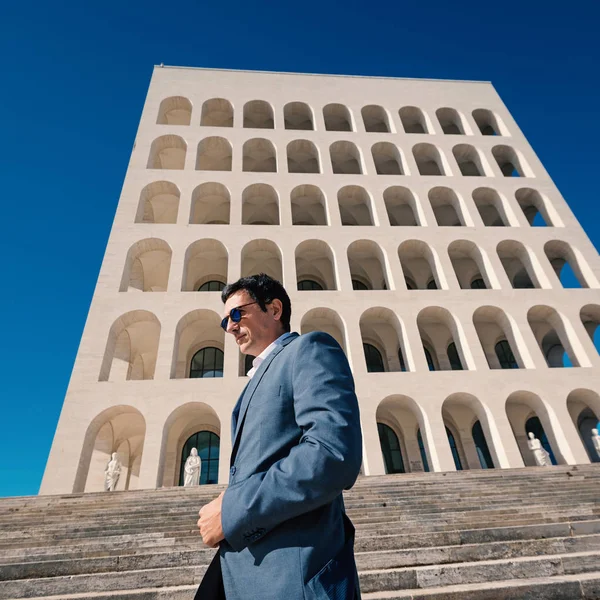 Retrato Hombre Negocios Mediana Edad Roma Italia Edificio Moderno Como — Foto de Stock