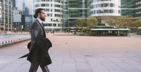 Joven Retrato Hombre Negocios Caminando Distrito Defensa París Francia —  Fotos de Stock