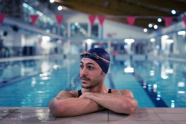 Retrato Nadador Atleta Profissional Dentro Piscina Imagem Filtrada — Fotografia de Stock