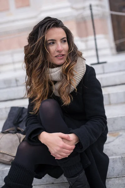 Beautiful woman portrait outdoors in Bologna, Italy. — Stock Photo, Image